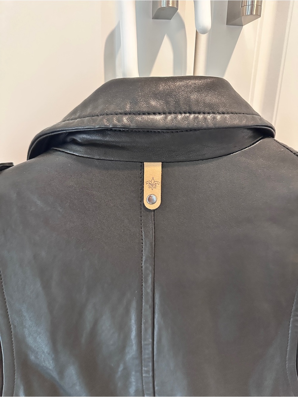 Mackage x Aritzia Real Leather Jacket - Picture 4 of 6